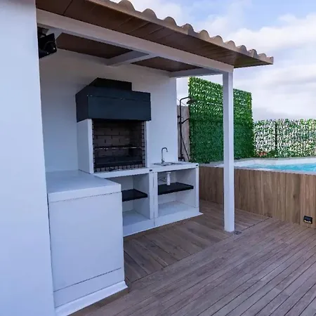 Spacious House In With Private Pool