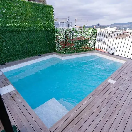 Spacious House In With Private Pool