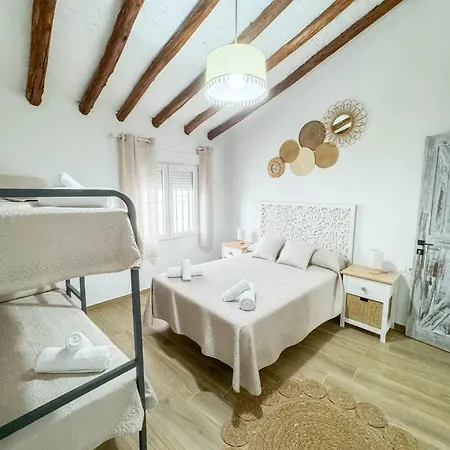 Spacious House In With Private Pool Holiday home *